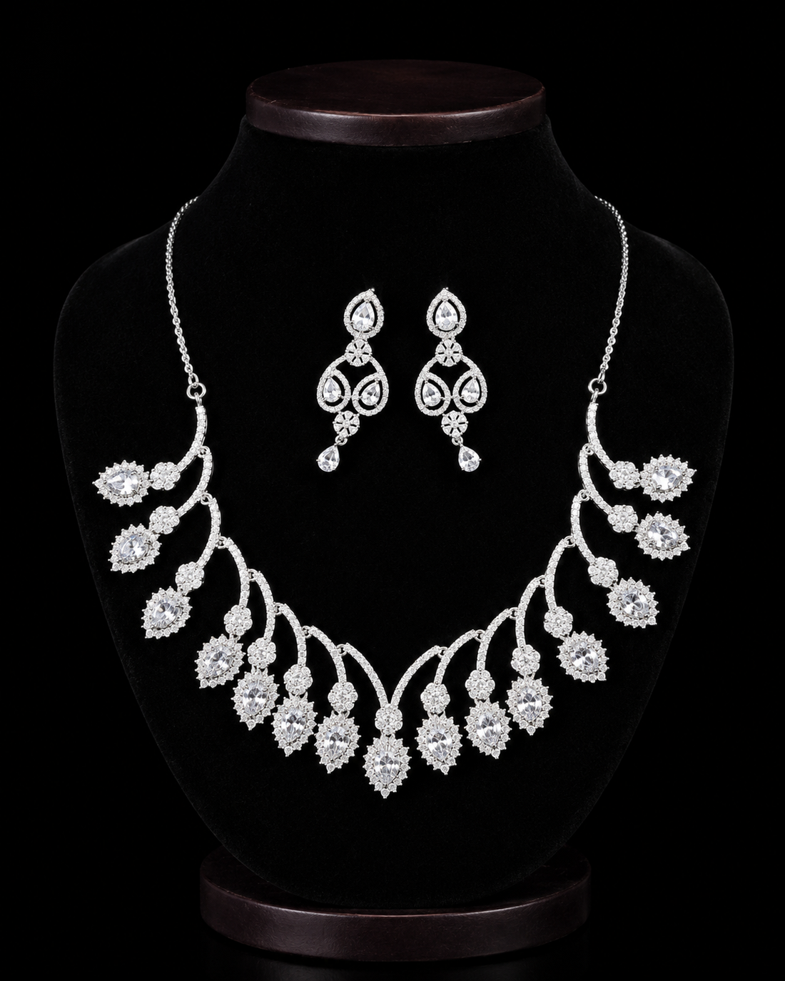 AMERICAN  DIAMOND (SILVER) NECKLACE
