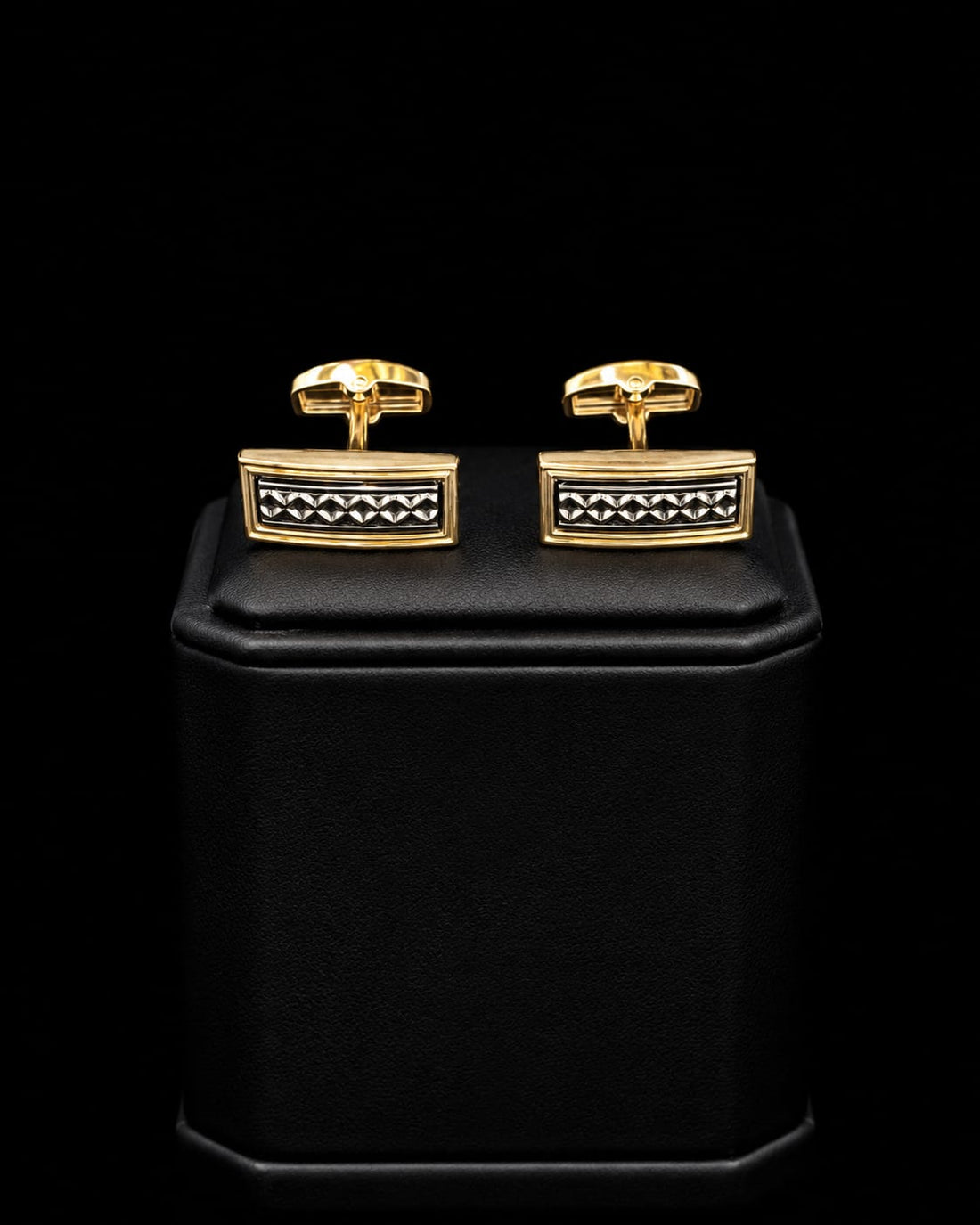 CUFFLINKS